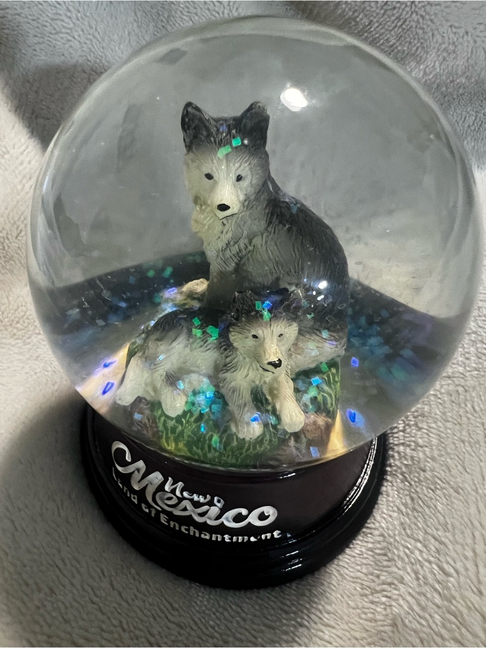 Snow Globe New Mexico Wolf Pair Snow Globe - Gray & White Figurines